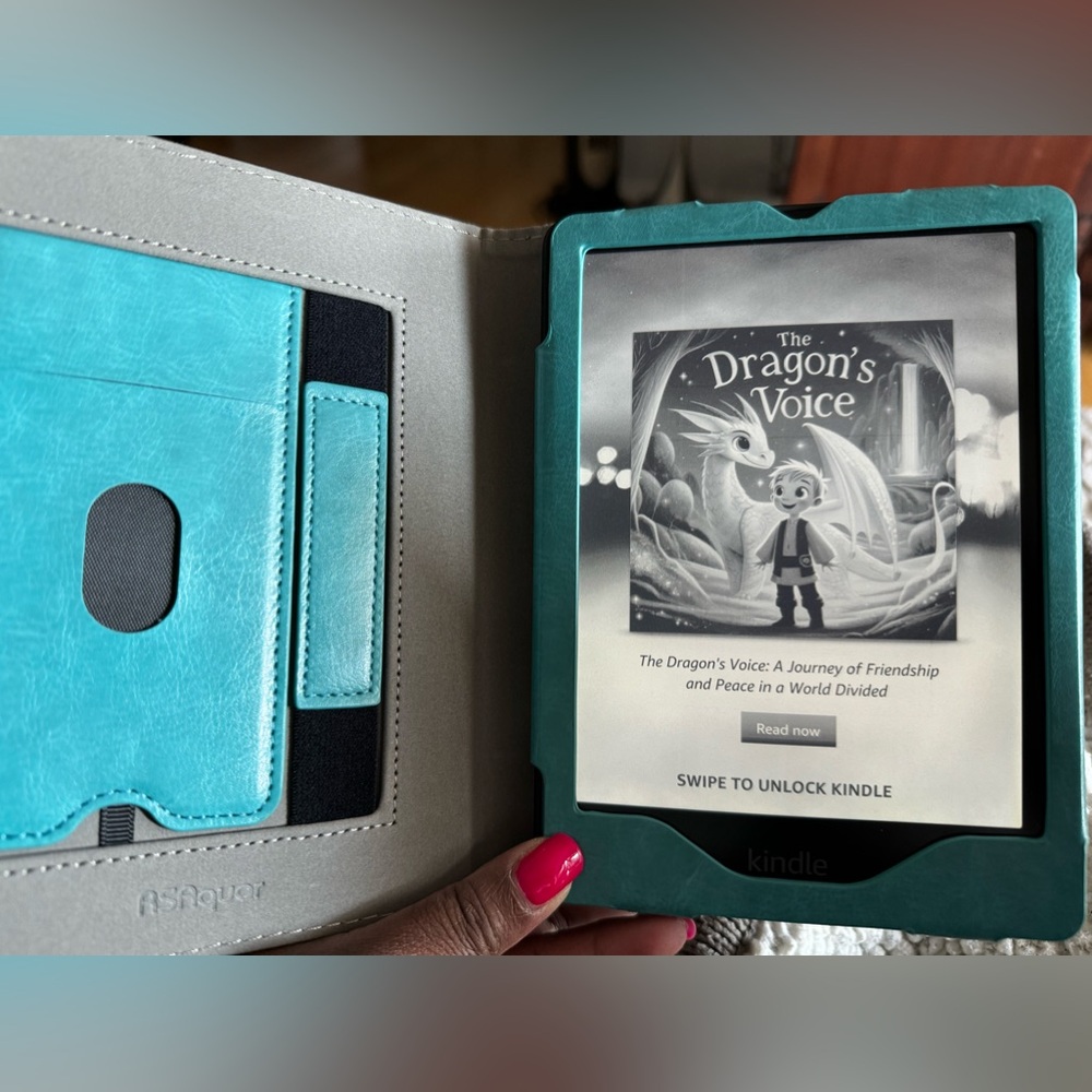 Kindle Paperwhite (8 GB) - 6.8" display Adj warm light with 2 cases